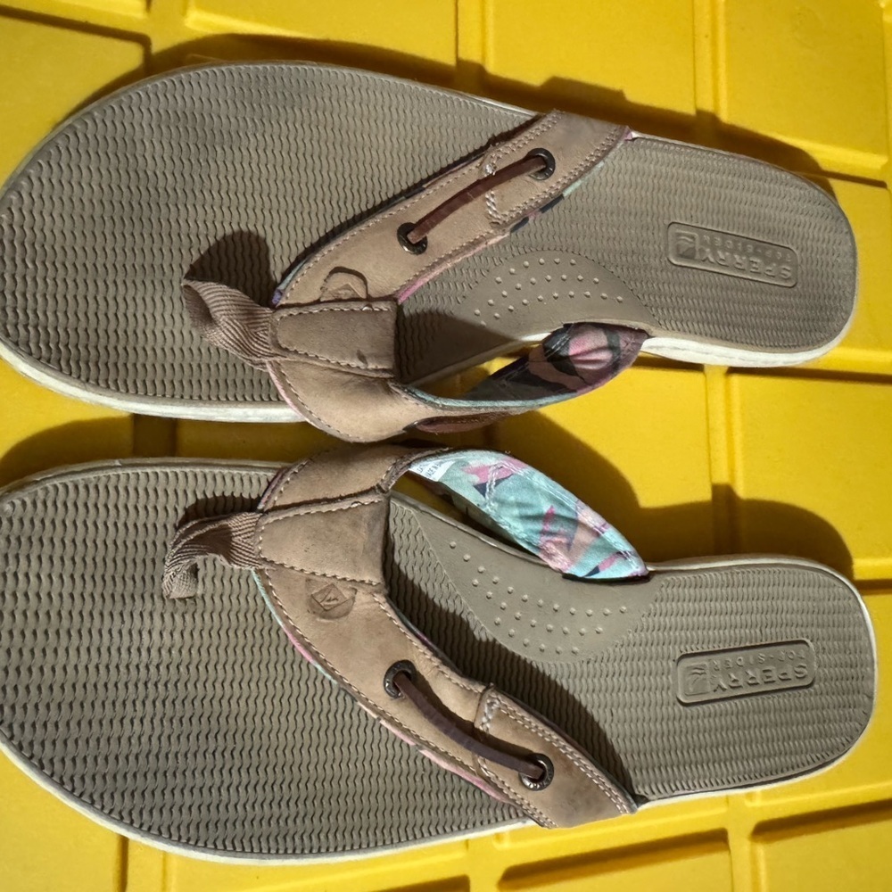 Sperry Tan Slippers with Textured Footbed